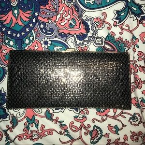Lodis — Authentic Clutch